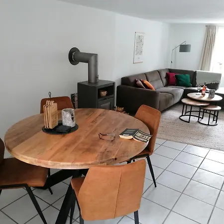 Ferienhaus Friesenrath בית נופש *